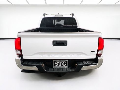 Used 2022 Toyota Tacoma SR5 RWD image 5