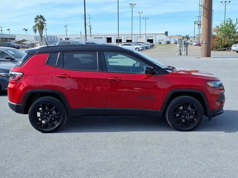 Used 2024 Jeep Compass Latitude w/ Altitude Special Edition image 10