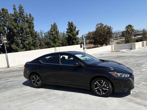Used 2025 Nissan Sentra SV FWD image 31