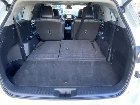 Used 2023 Toyota Highlander XSE image 23
