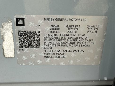 Used 2020 Chevrolet Bolt Premier w/ Infotainment Package image 27