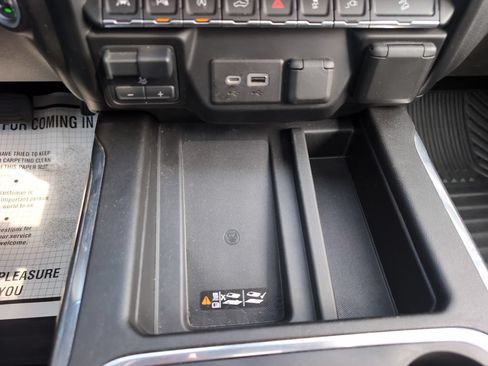 Used 2021 Chevrolet Silverado 1500 LTZ w/ LTZ Premium Package AWD/4WD image 26