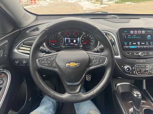 Used 2017 Chevrolet Malibu Premier w/ Premier Sun and Wheel Package image 18