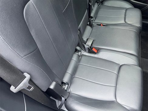 Used 2020 Mercedes-Benz GLB 250 w/ Premium Package image 51