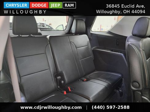 Used 2019 Chevrolet Traverse LT w/ LT Premium Package AWD/4WD image 40