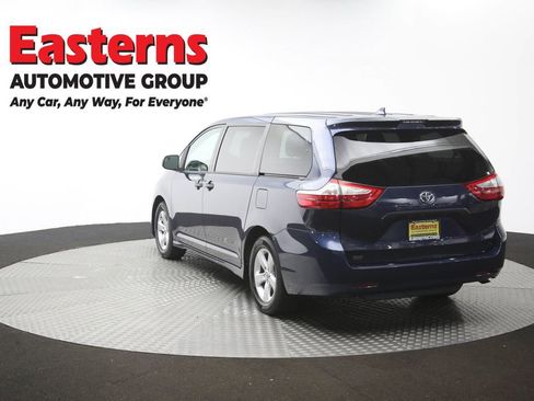 Used 2019 Toyota Sienna L FWD image 64