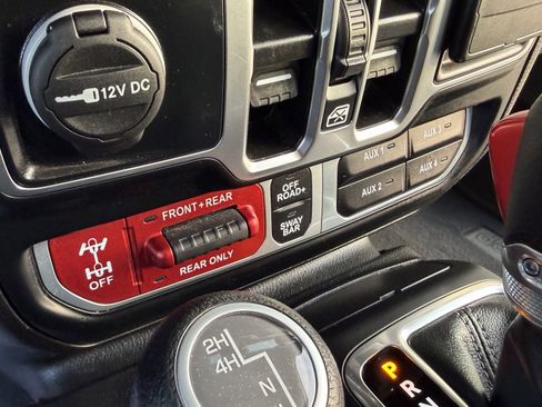 Used 2024 Jeep Wrangler Unlimited Rubicon image 23