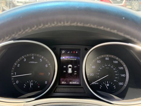 Used 2017 Hyundai Santa Fe Sport FWD image 20