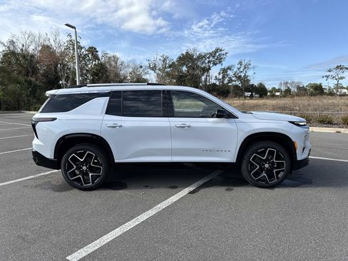 New 2026 Chevrolet Traverse High Country image 2