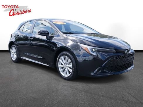 Used 2025 Toyota Corolla SE image 4