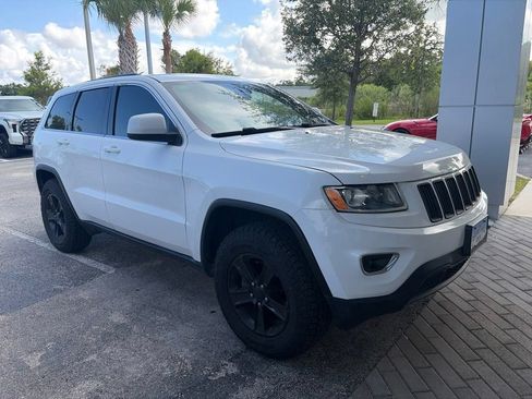 Used 2015 Jeep Grand Cherokee Laredo AWD/4WD image 2