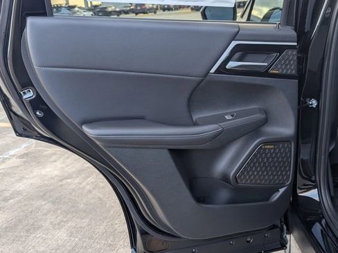 New 2026 Mitsubishi Outlander SE image 24