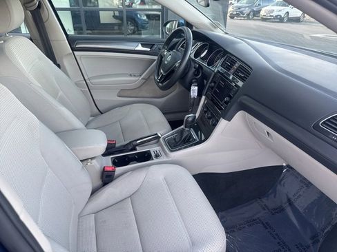 Used 2018 Volkswagen Golf S image 22