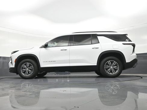 Used 2026 Chevrolet Traverse LT FWD image 25