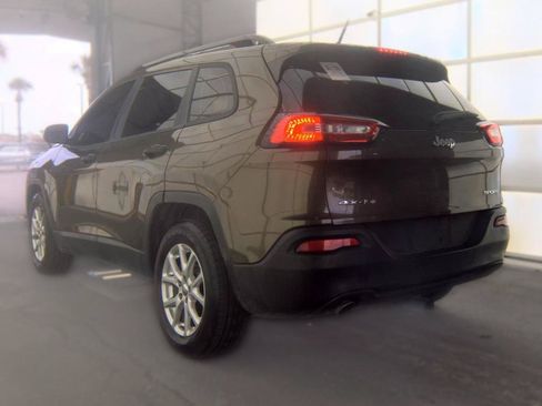 Used 2015 Jeep Cherokee Sport w/ Sport Appearance Group AWD/4WD image 6