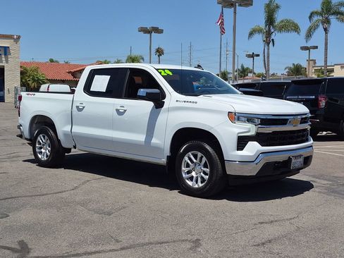 Used 2024 Chevrolet Silverado 1500 LT AWD/4WD image 2