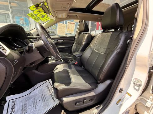 Used 2016 Nissan Rogue SL w/ SL Premium Package AWD/4WD image 8