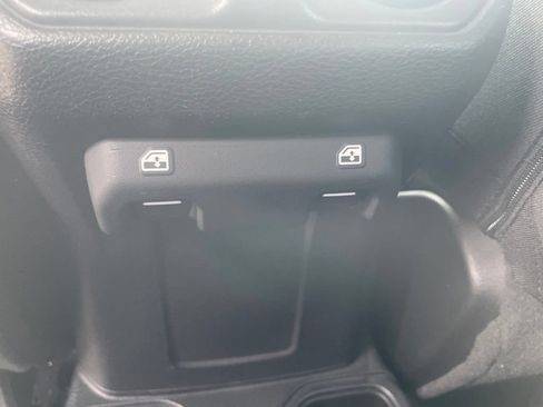 Used 2021 Jeep Wrangler Unlimited Sport AWD/4WD image 17