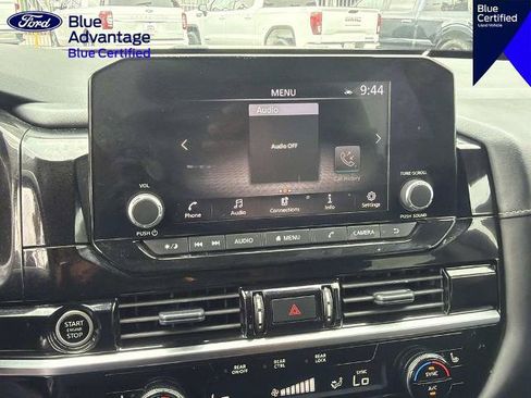 Used 2024 Nissan Pathfinder SV FWD image 23
