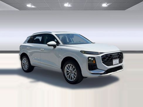 New 2026 Audi Q3 quattro 2.0T AWD/4WD image 7