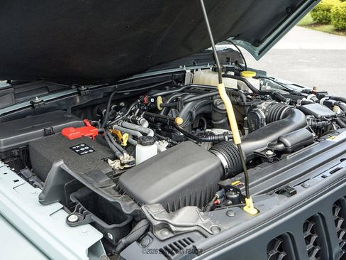 Used 2023 Jeep Gladiator Sport AWD/4WD image 15