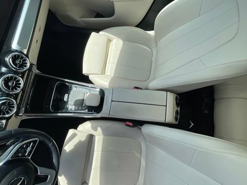 Used 2023 Mercedes-Benz GLB 250 image 10