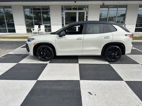 Used 2026 Volkswagen Tiguan SE R-Line image 1