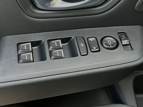 Certified 2025 Honda Pilot Touring image 12