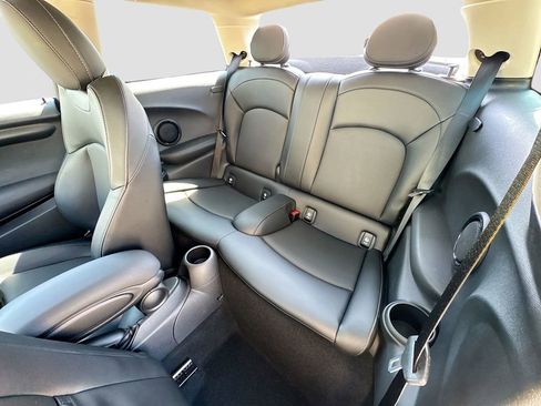 Used 2017 MINI Cooper 2-Door Hardtop FWD image 29