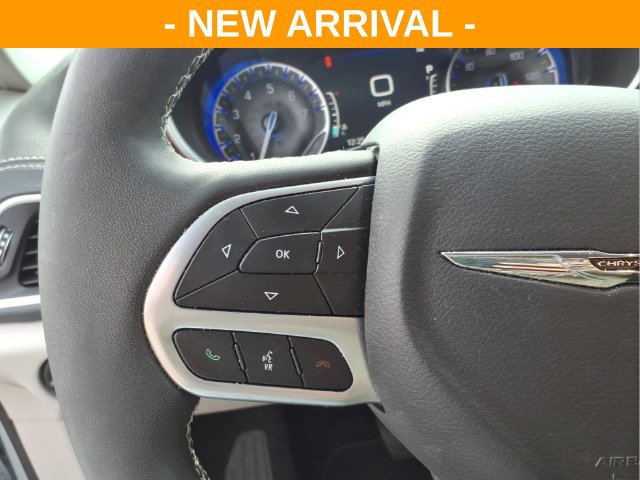 Used 2024 Chrysler Pacifica Limited FWD image 18