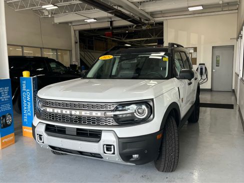 Used 2025 Ford Bronco Sport Badlands w/ Badlands Tech Package AWD/4WD image 5