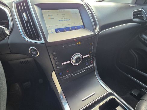 Used 2020 Ford Edge Titanium w/ Equipment Group 301A FWD image 18