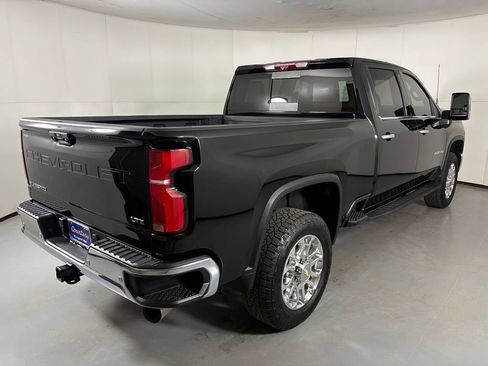 Used 2025 Chevrolet Silverado 2500 LTZ w/ LTZ Premium Package AWD/4WD image 10