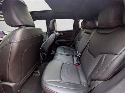 New 2026 Jeep Compass Latitude w/ Sun and Sound Group AWD/4WD image 18