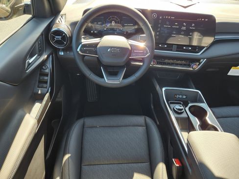 New 2026 Chevrolet Equinox LT w/ Convenience Package II image 10