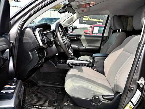 Used 2021 Toyota Tacoma SR5 RWD image 16