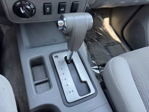 Used 2012 Nissan Frontier SV AWD/4WD image 24