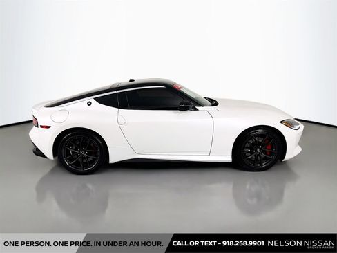 Certified 2024 Nissan Z Performance w/ Floor Mat Package RWD image 4