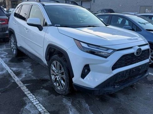Used 2022 Toyota RAV4 XLE Premium image 1