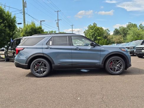 New 2026 Ford Explorer ST-Line w/ ST-Line Street Pack AWD/4WD image 4