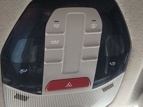 Used 2025 Kia K4 FWD image 22
