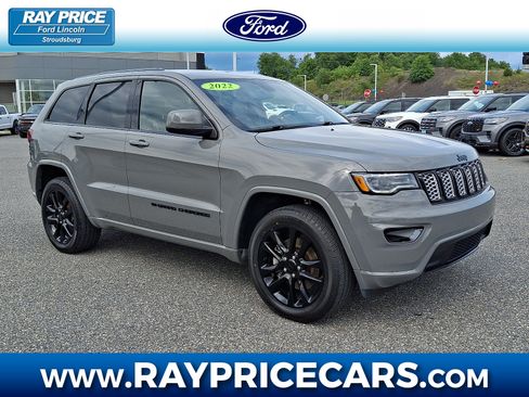 Used 2022 Jeep Grand Cherokee Laredo X AWD/4WD image 1
