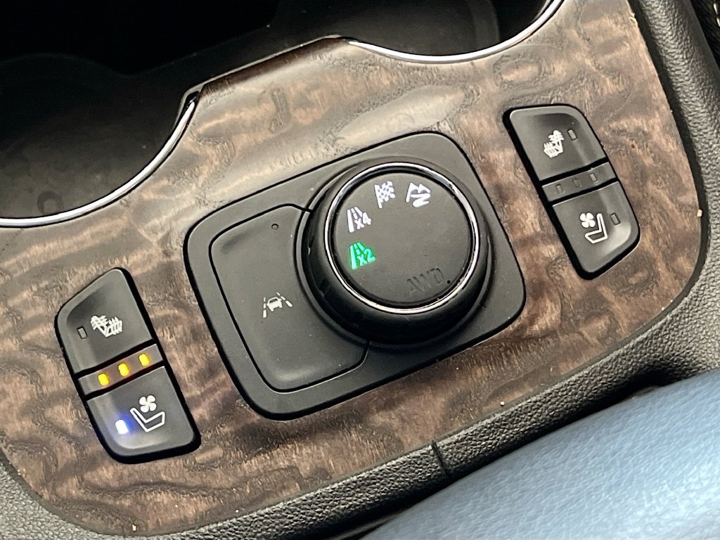 Used 2020 GMC Acadia Denali w/ LPO, Floor Liner Package AWD/4WD image 21