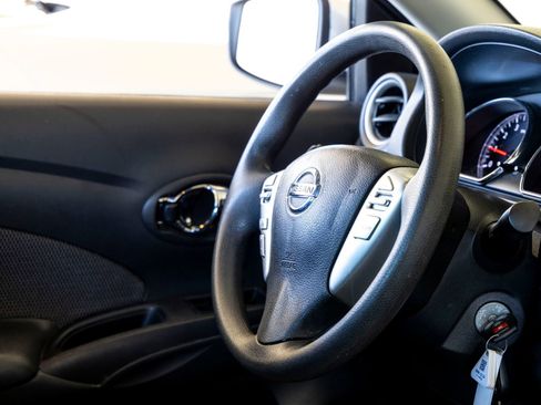 Used 2016 Nissan Versa SV image 29