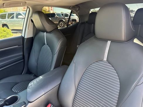 Used 2024 Toyota Camry SE FWD image 11