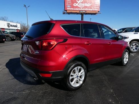 Used 2019 Ford Escape SE image 5