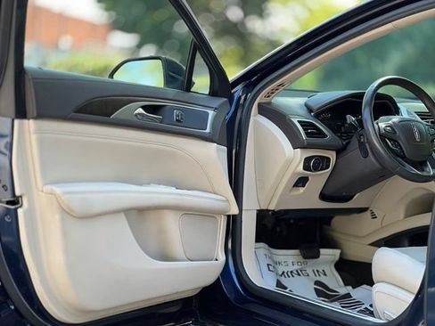 Used 2017 Lincoln MKZ Reserve AWD/4WD image 9