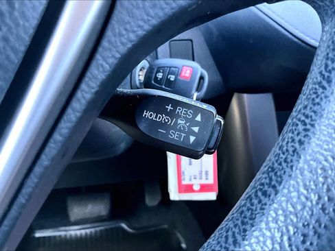 Used 2018 Toyota RAV4 LE w/ All Weather Liner Package FWD image 34