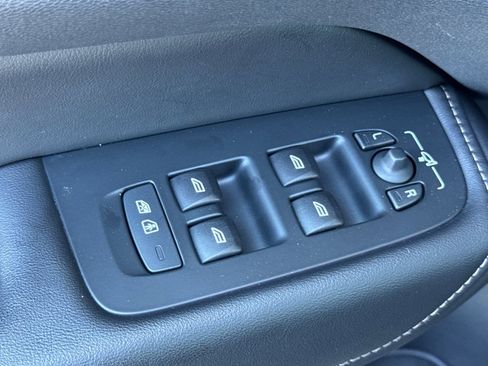 Certified 2023 Volvo XC60 T8 Ultimate image 16