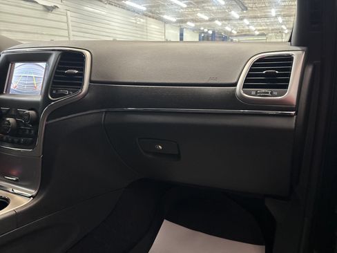 Used 2018 Jeep Grand Cherokee Limited AWD/4WD image 28
